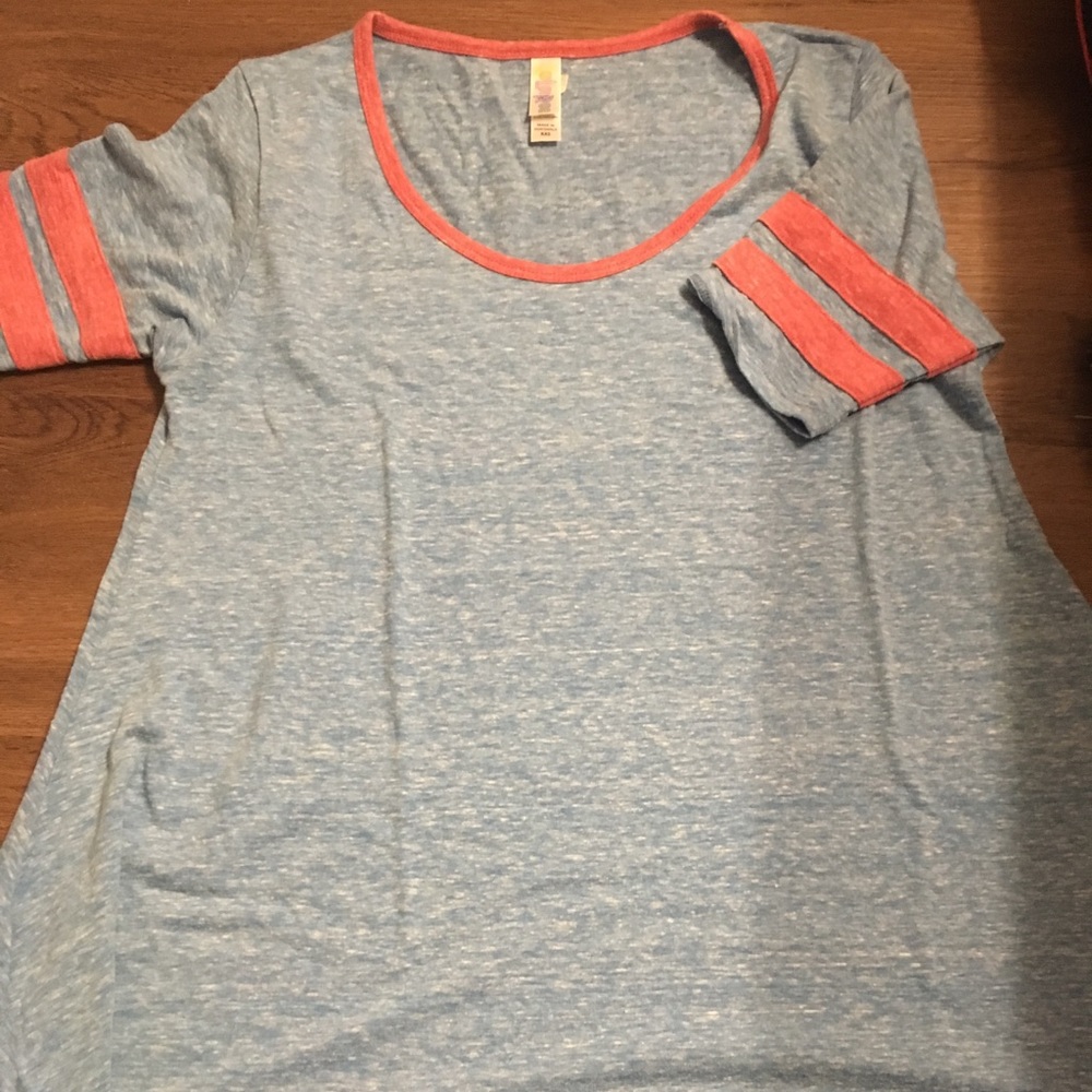 Classic sports T.  LLR.  Blue with red. Heather Ed